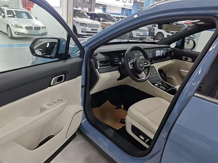 Фото 16 - LiXiang One