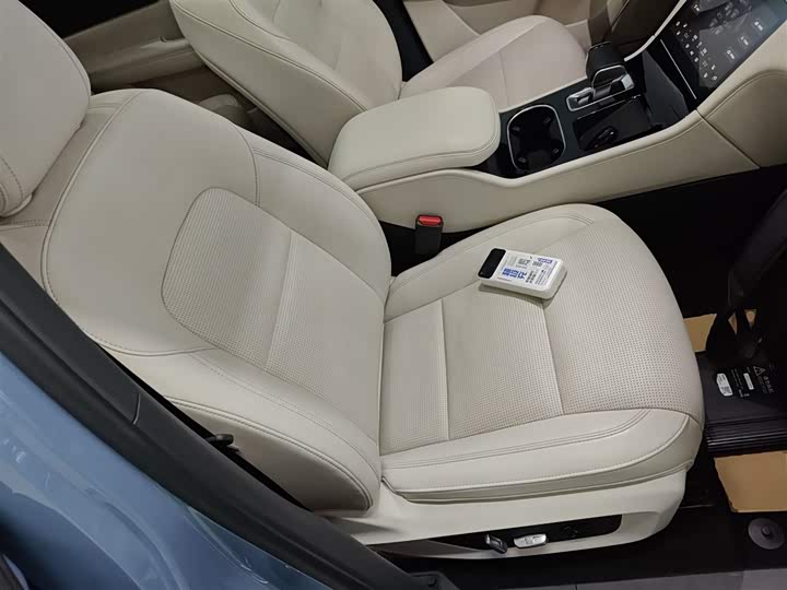 Фото 25 - LiXiang One