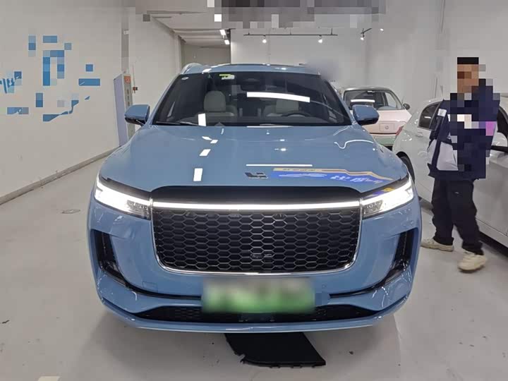 Фото 3 - LiXiang One