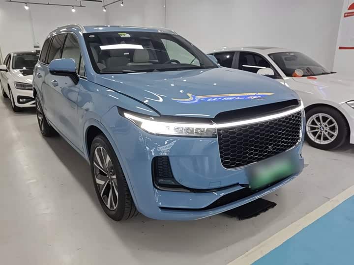 Фото 4 - LiXiang One