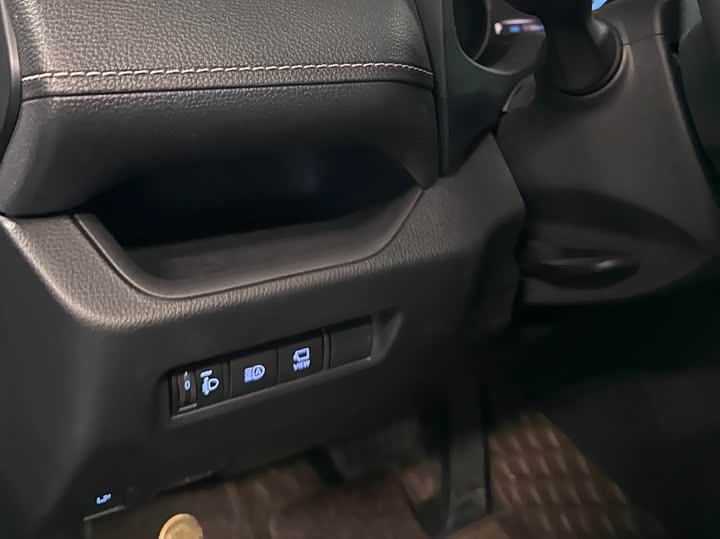 Фото 14 - Toyota Wildlander