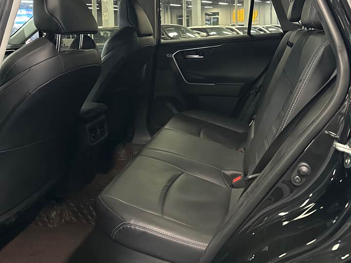 Фото 17 - Toyota Wildlander