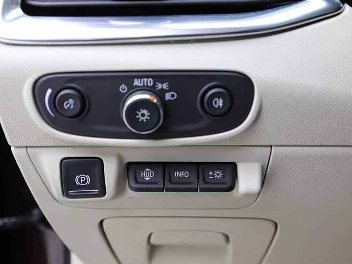 Фото 16 - Buick Enclave