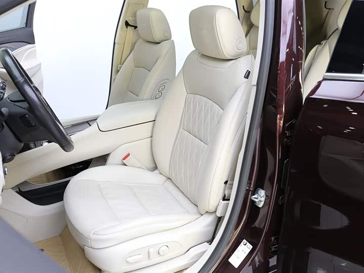 Фото 7 - Buick Enclave