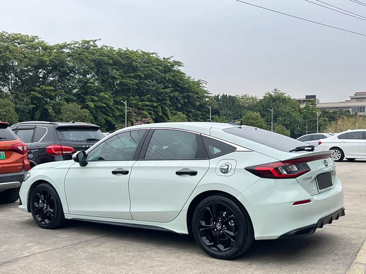 Фото 9 - Honda Civic