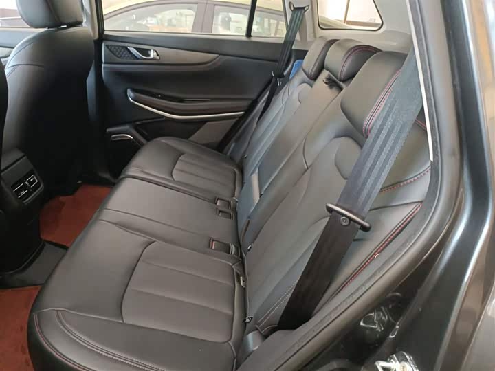 Фото 17 - Changan CS75