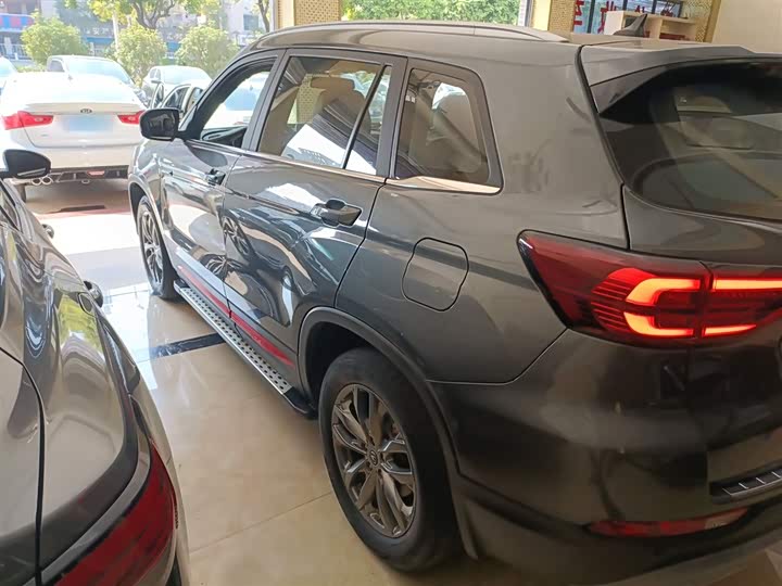 Фото 5 - Changan CS75