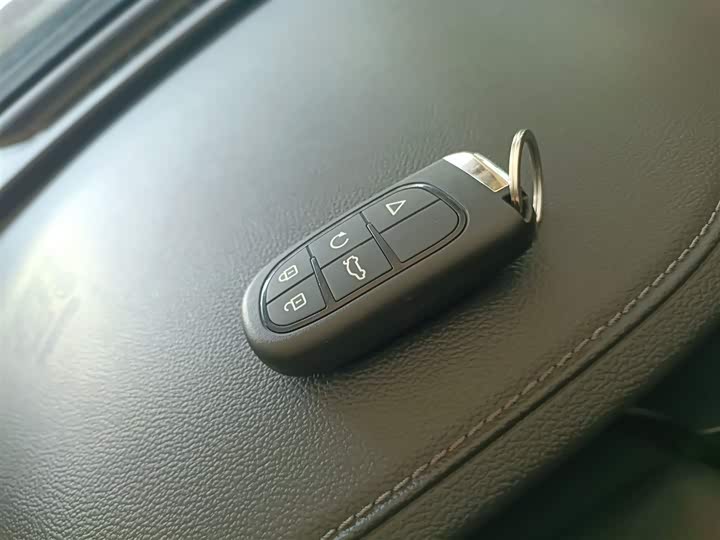 Фото 9 - Changan CS75