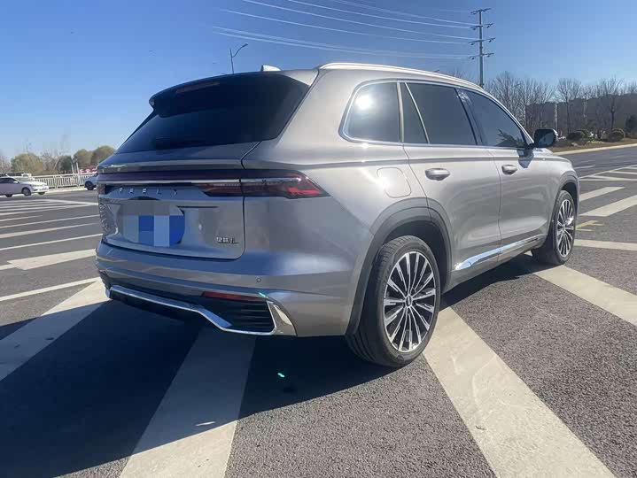 Фото 10 - Geely Monjaro