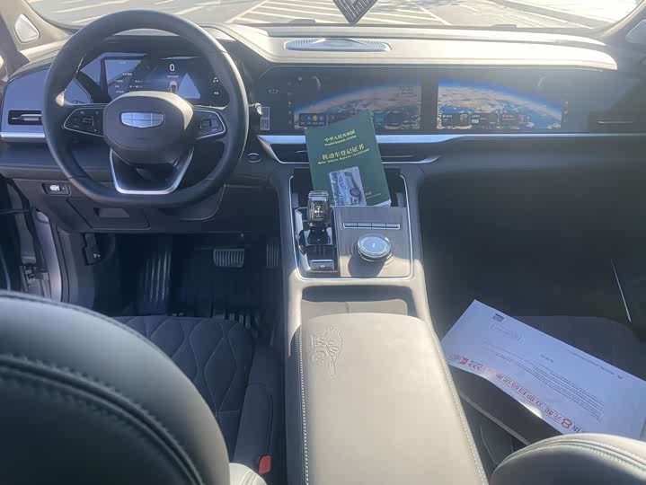 Фото 6 - Geely Monjaro