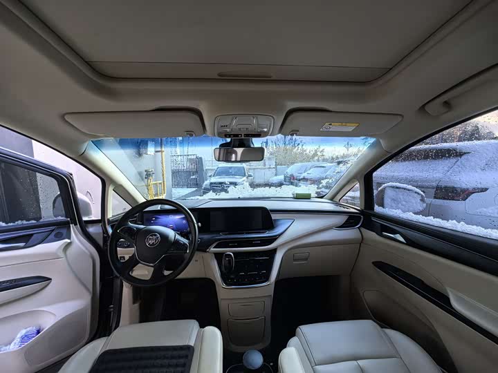 Фото 9 - Buick GL8 ES