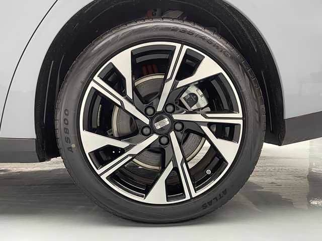 Фото 2 - Geely Galaxy L6