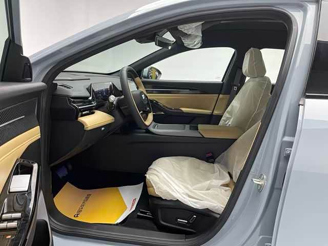 Фото 3 - Geely Galaxy L6