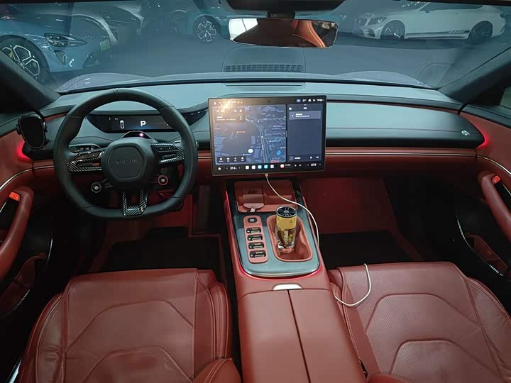 Фото 10 - Xiaomi SU7