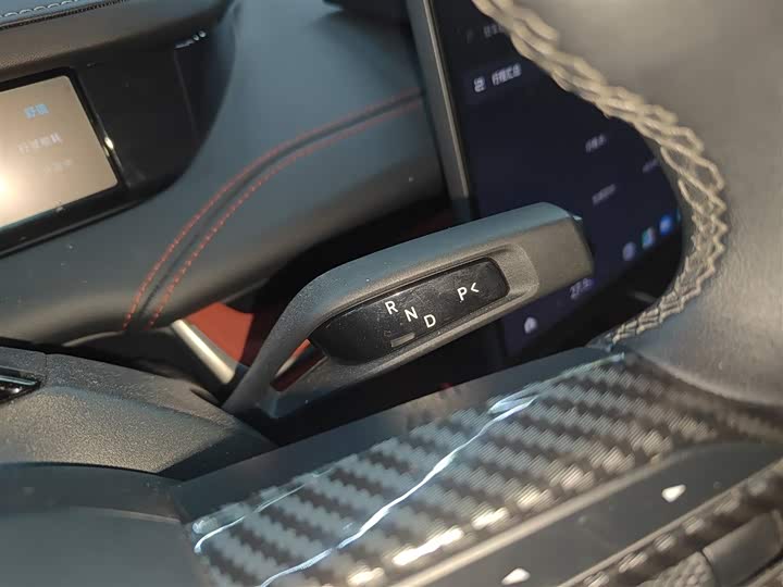 Фото 14 - Xiaomi SU7