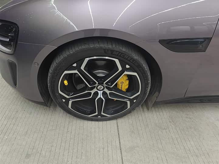 Фото 22 - Xiaomi SU7