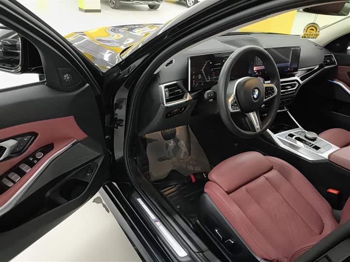 Фото 16 - BMW 3 Series