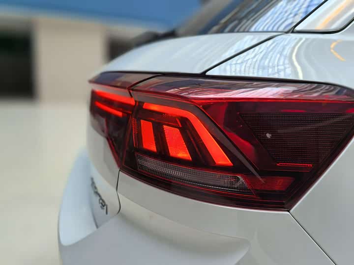 Фото 17 - Volkswagen T-Roc