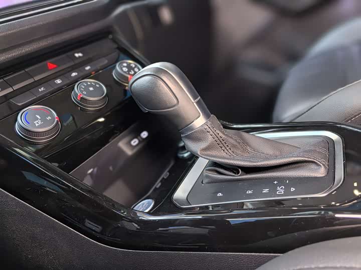 Фото 20 - Volkswagen T-Roc