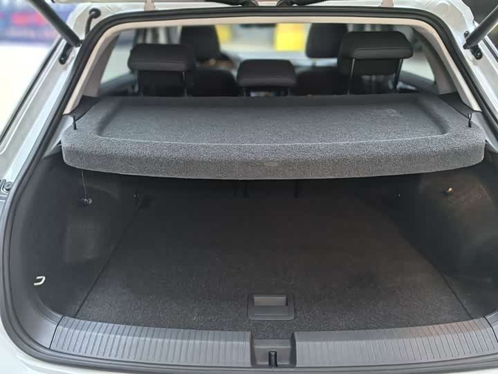 Фото 21 - Volkswagen T-Roc