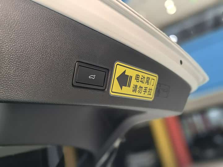 Фото 22 - Volkswagen T-Roc