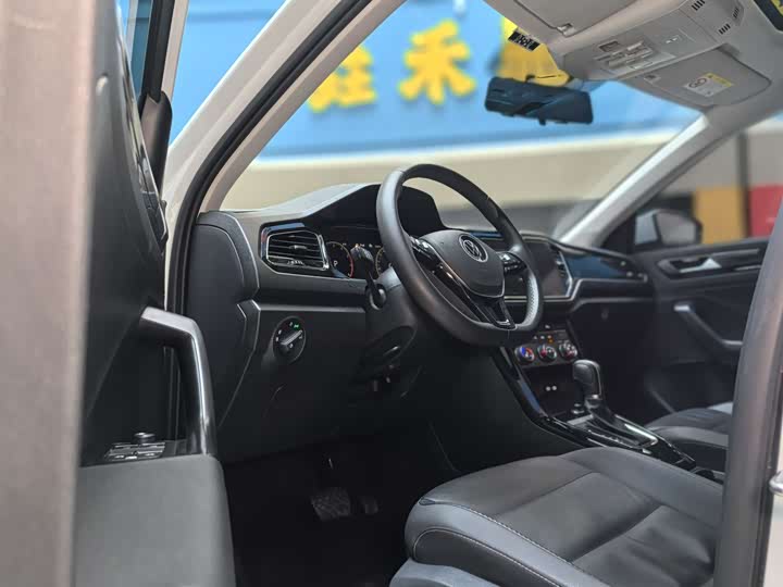 Фото 4 - Volkswagen T-Roc