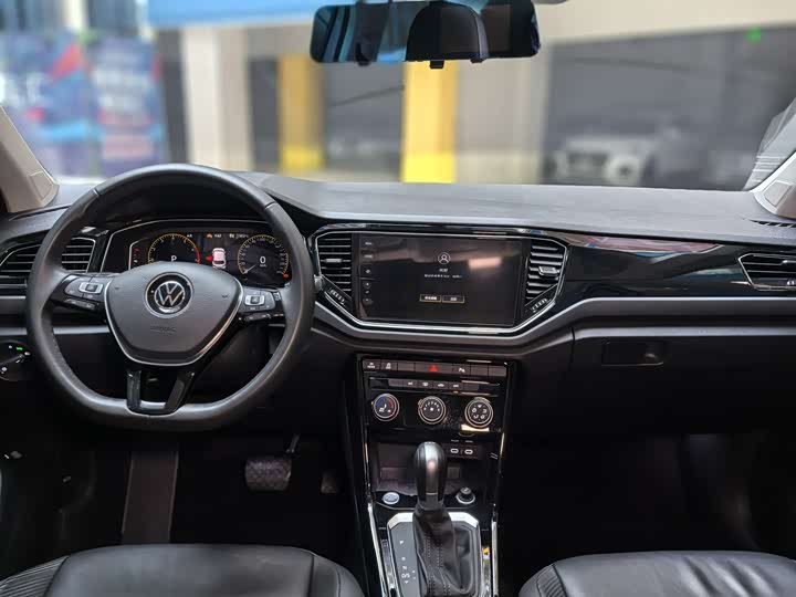 Фото 5 - Volkswagen T-Roc