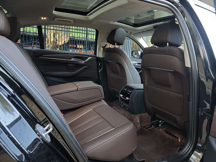 Фото 10 - BMW 5 Series Hybrid