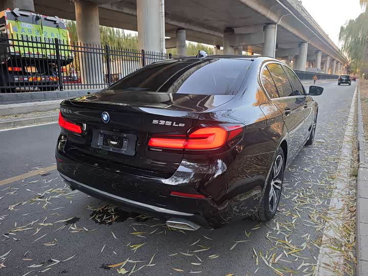 Фото 5 - BMW 5 Series Hybrid