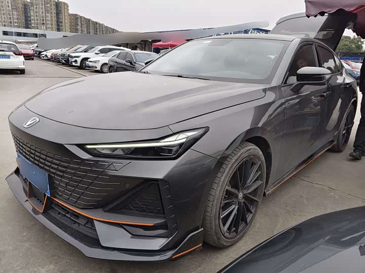 Фото 1 - Changan UNI-V