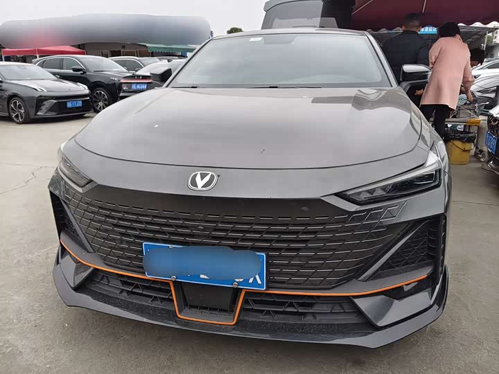 Фото 2 - Changan UNI-V