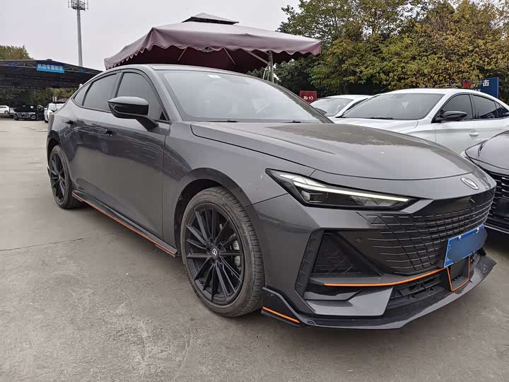 Фото 3 - Changan UNI-V