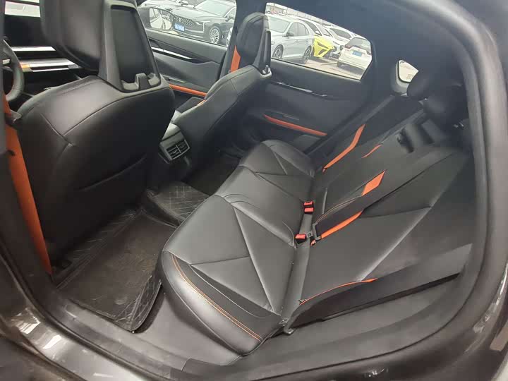 Фото 6 - Changan UNI-V