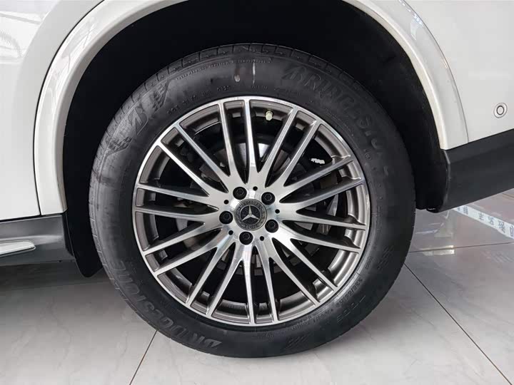 Фото 17 - Mercedes-Benz GLC-Class