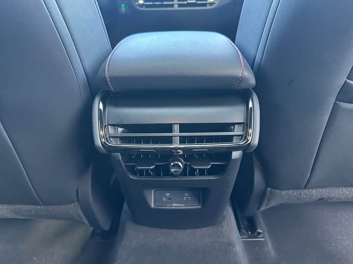 Фото 17 - Ford Mondeo