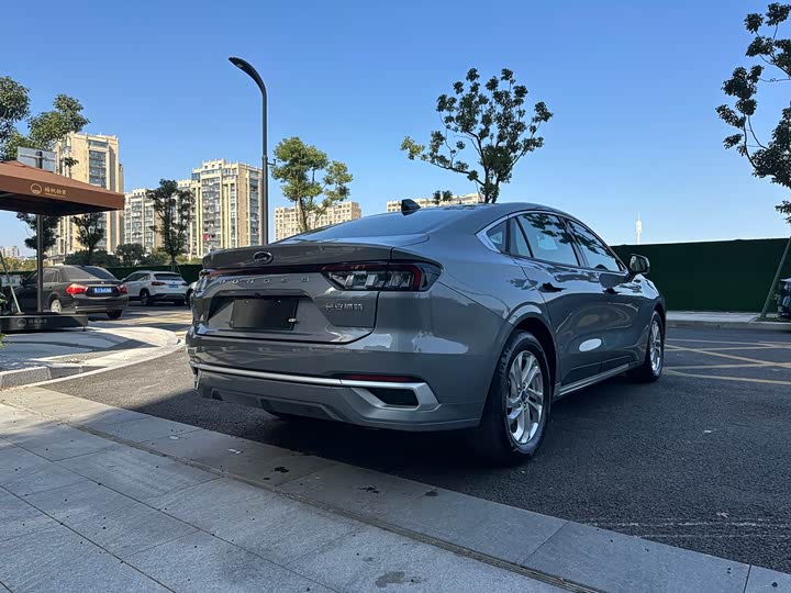 Фото 5 - Ford Mondeo