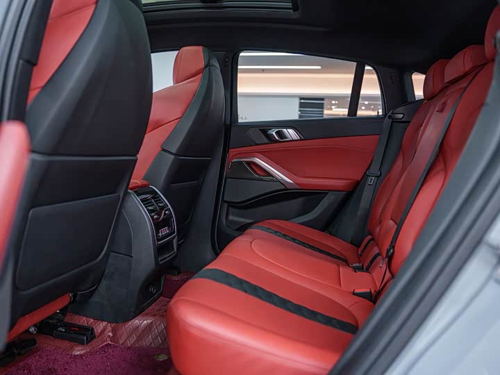 Фото 10 - BMW X6 M