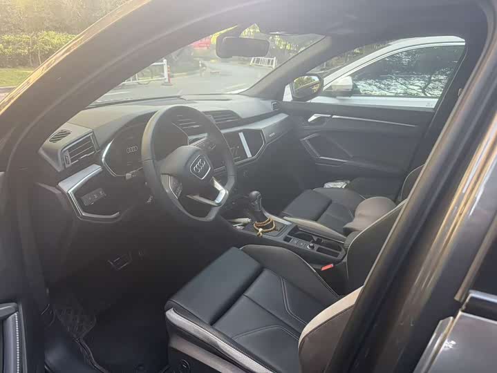 Фото 4 - Audi Q3