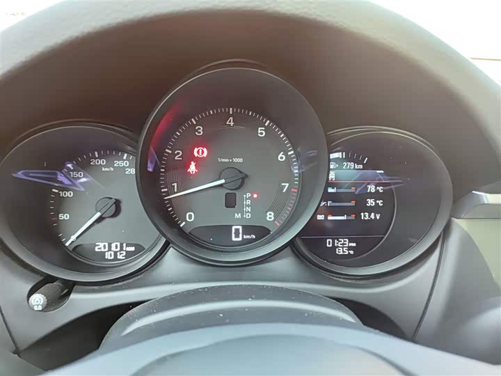 Фото 12 - Porsche Macan