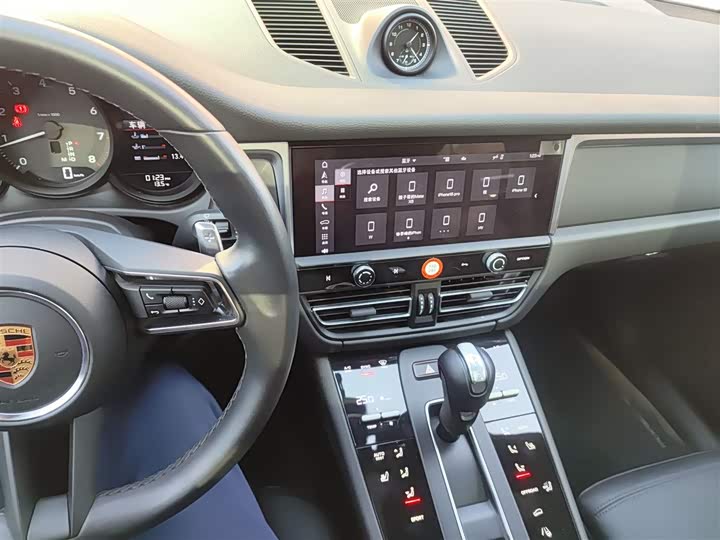 Фото 13 - Porsche Macan