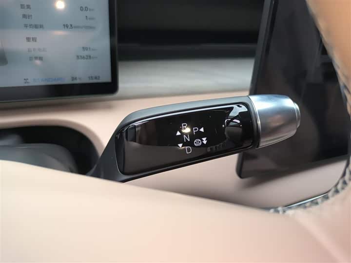 Фото 14 - XPeng X9