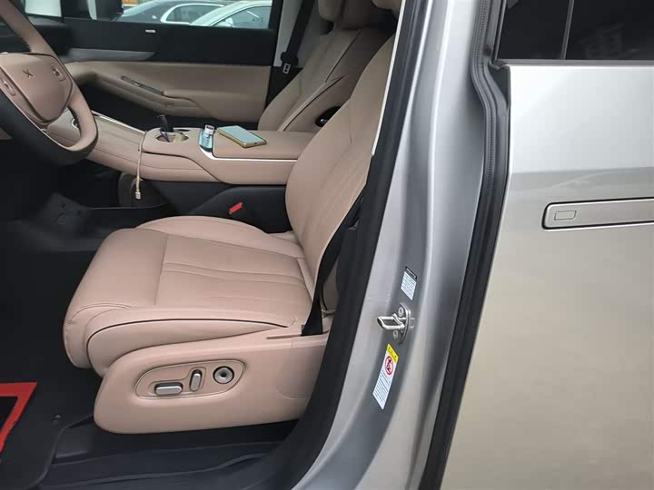 Фото 15 - XPeng X9