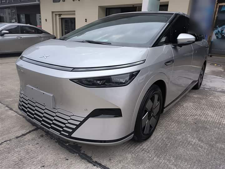 Фото 2 - XPeng X9