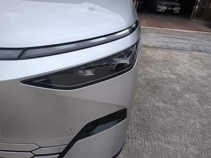 Фото 24 - XPeng X9