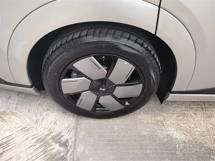 Фото 26 - XPeng X9