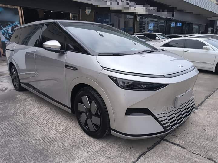 Фото 4 - XPeng X9