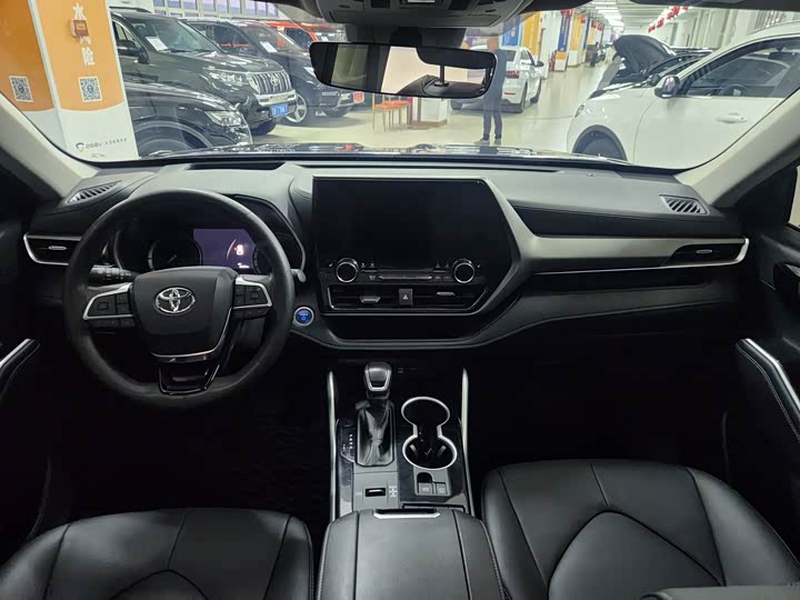 Фото 9 - Toyota Highlander