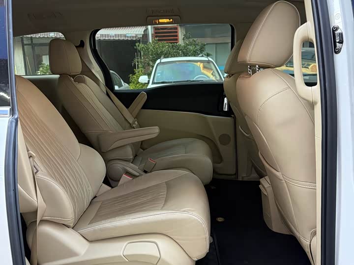 Фото 8 - Buick GL8 ES