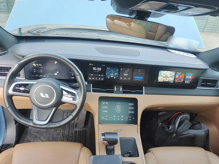 Фото 11 - LiXiang One