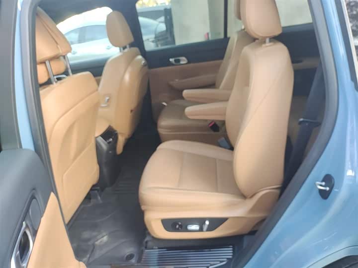 Фото 13 - LiXiang One